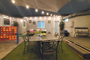 Χώρος καθιστικού στο Central Phoenix Casita Unit B
