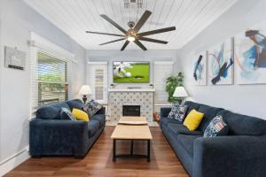 Μια τηλεόραση ή/και κέντρο ψυχαγωγίας στο Centra Phoenix House KingBed