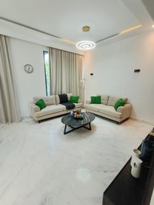 Χώρος καθιστικού στο Dubai Hills Mahek Holiday Villa