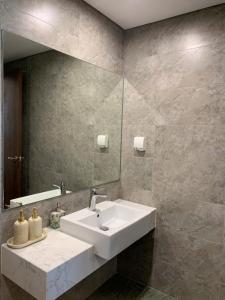 Koupelna v ubytování The inner Home Apartment Hanoi