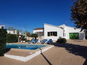 Kolam renang di atau dekat dengan Villa Luz refugio de calma y belleza en Menorca