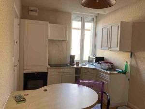 シャトー・シノンにあるLocation appartement dans le Morvan Chateau-Chinonのギャラリーの写真 +1枚の写真