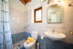 Koupelna v ubytování Villa Delfini by Villa Plus + 9 fotografií