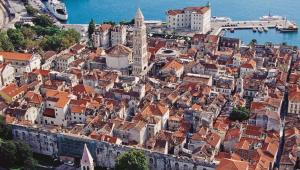 Nespecifikovaný výhled na destinaci Split nebo výhled na město při pohledu z penzionu