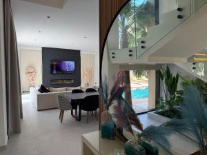 Μια τηλεόραση ή/και κέντρο ψυχαγωγίας στο Modern Villa Safa