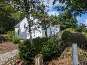 Aed väljaspool majutusasutust Charming 2 bedroom Cottage near Skibbereen with stove and views