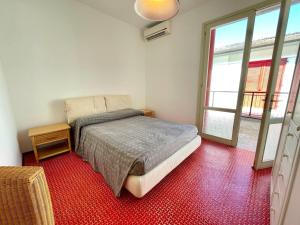 Ένα ή περισσότερα κρεβάτια σε δωμάτιο στο Townhouse with garden and terrace +17 φωτογραφίες