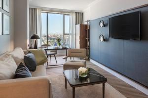 TV/trung tâm giải trí tại Melia Valencia
