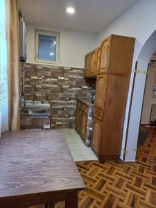 Η κουζίνα ή μικρή κουζίνα στο New Enjoy The Hostel