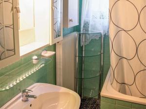 Ένα μπάνιο στο Apartment Huber by Interhome +10 φωτογραφίες