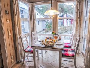 Posezení v ubytování Holiday Home Haus 207 by Interhome