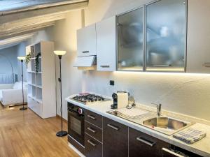 Η κουζίνα ή μικρή κουζίνα στο Holiday Home La Rocca by Interhome