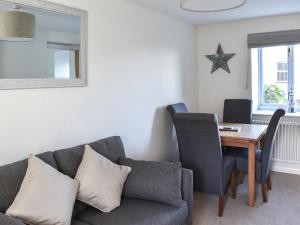 Χώρος καθιστικού στο Seabreeze Cottage - Uk35827