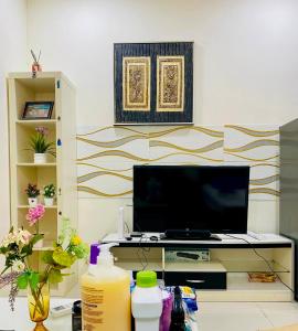 Televisyen dan/atau pusat hiburan di Taragon Puteri Bintang KLCC View Studio Apartment