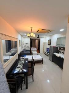 Dapur atau dapur kecil di Taragon Puteri Bintang KLCC View Studio Apartment