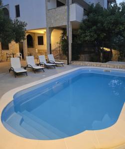 Πισίνα στο ή κοντά στο Holiday Home Jakasa