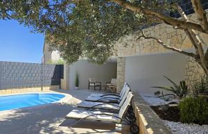 Πισίνα στο ή κοντά στο Holiday Home Jakasa