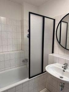 Ένα μπάνιο στο Livoro Apartments