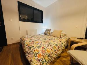 Postel nebo postele na pokoji v ubytování Le Bel Accord cozy studio Baie de Somme + 7 fotografií