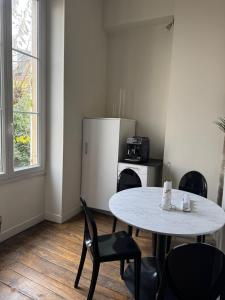 Kuchyň nebo kuchyňský kout v ubytování Villa Chadourne - Le Vasco