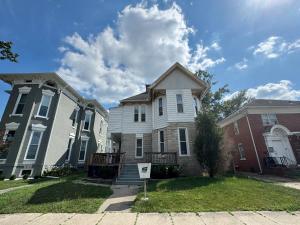 a group of houses in a residential neighborhood at Chandler Studio Apartments in Evansville