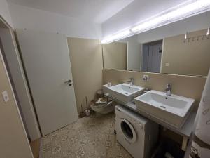 Ένα μπάνιο στο PL203 frisch renovierte lichtdurchflutete Wohnung mit Terrasse