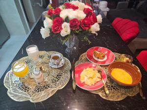 Jídlo v hostelu nebo okolí