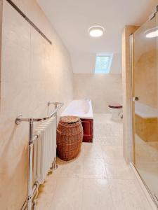 Et badeværelse på Hainford Cottage + 18 billeder