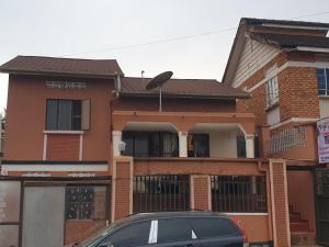El edificio en el que está la casa de huéspedes