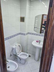 Ένα μπάνιο στο Votre Appartement de Vacances en Plein Cœur Tanger