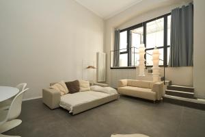 Posezení v ubytování Navigli-Duomo, Luxury Modern Loft + 28 fotografií