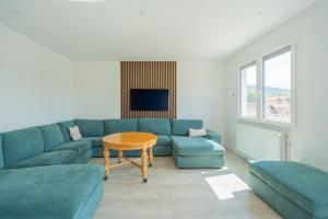 Gallery image of Villa Panorama Maison de charme avec jardin in Oyonnax +25 photos