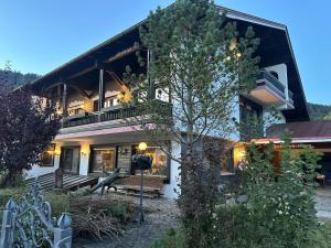 Το κτήριο όπου στεγάζεται  το διαμέρισμα