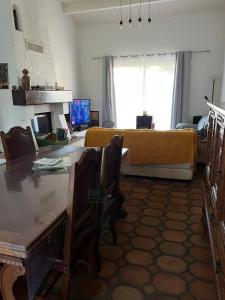 Μια τηλεόραση ή/και κέντρο ψυχαγωγίας στο Plain pied aux portes de La Rochelle 2chbres