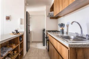 Kuchyň nebo kuchyňský kout v ubytování Your Ideal Space View Comfort Prime Location + 41 fotografií