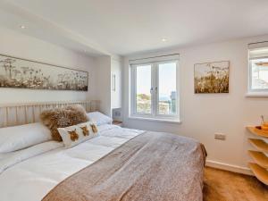 Ένα ή περισσότερα κρεβάτια σε δωμάτιο στο 1 Bed in Combe Martin 95228