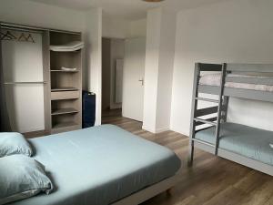 Postel nebo postele na pokoji v ubytování Belle maison proche de la mer