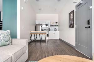 Køkken eller tekøkken på Spacious Family Stay Near Downtown Macon