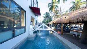 Hồ bơi trong/gần Wyndham Garden Wailoaloa Beach Fiji