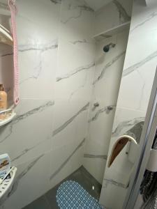 Ένα μπάνιο στο Ortiz House