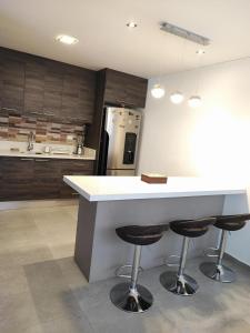 Η κουζίνα ή μικρή κουζίνα στο Casa completa en Zona Residencial