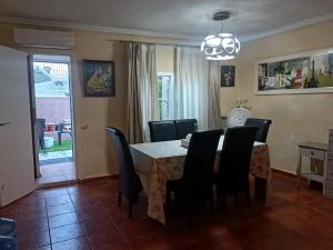 Fotografie z fotogalerie ubytování Beautiful bedroom Country Villa with swimming pool v destinaci Lliria