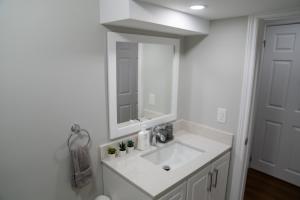 Ванная комната в Studio Apartment B - Full Kitchen - Cozy and Modern