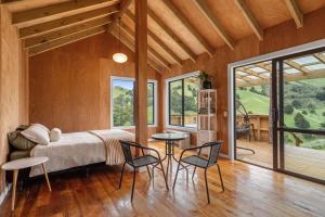 Μπαλκόνι ή βεράντα στο Harakeke Hut