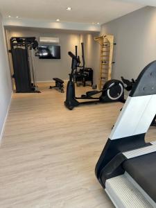 Fitnesscentret og/eller fitnessfaciliteterne på MOVISTAR ARENA PREMIUM Thames 56 3 piso 313 Cochera y Seguridad