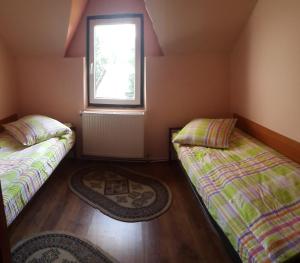 Cabana Izvorul Ariesului tesisinde bir odada yatak veya yataklar +43 fotoğraf