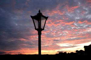 Alba o tramonto visti dall'interno del bed & breakfast o dai dintorni