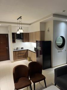 Kuchyň nebo kuchyňský kout v ubytování BRISTOL-STUDIO w GYM & POOL