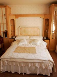 Postel nebo postele na pokoji v ubytování Rosemount B&B