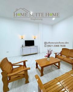 Μια τηλεόραση ή/και κέντρο ψυχαγωγίας στο Home Suite Home Singkawang Grant Suite